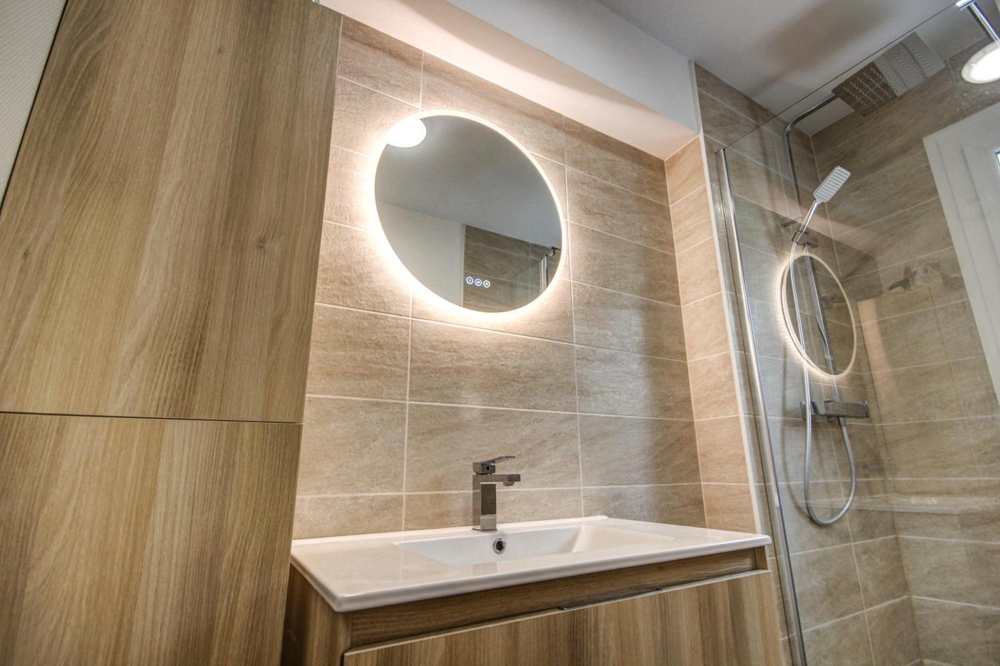 Suite T5 Rennes Gare - Parking Prive Gratuit Luaran gambar